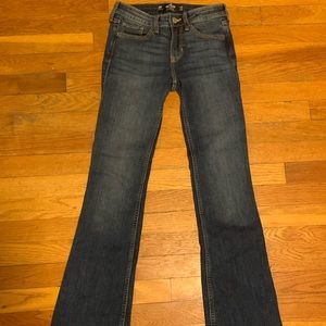 Hollister Low-Rise Bootcut Jeans Size 00R